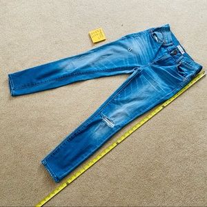 Madewell Light Wash blue Distressed Jeans 25